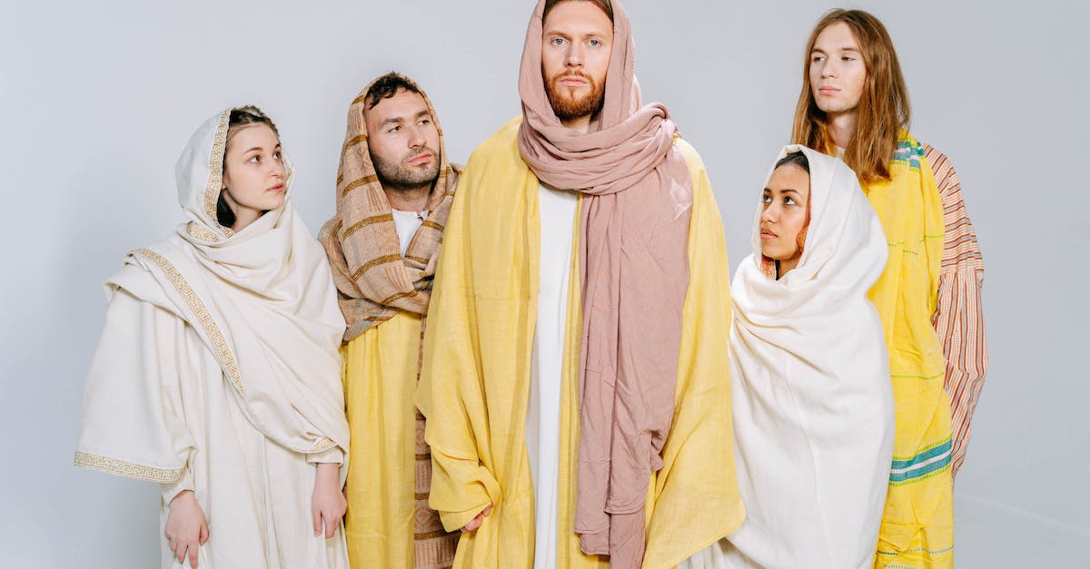 How to get followers to respond to orders? - People Looking at Jesus Christ