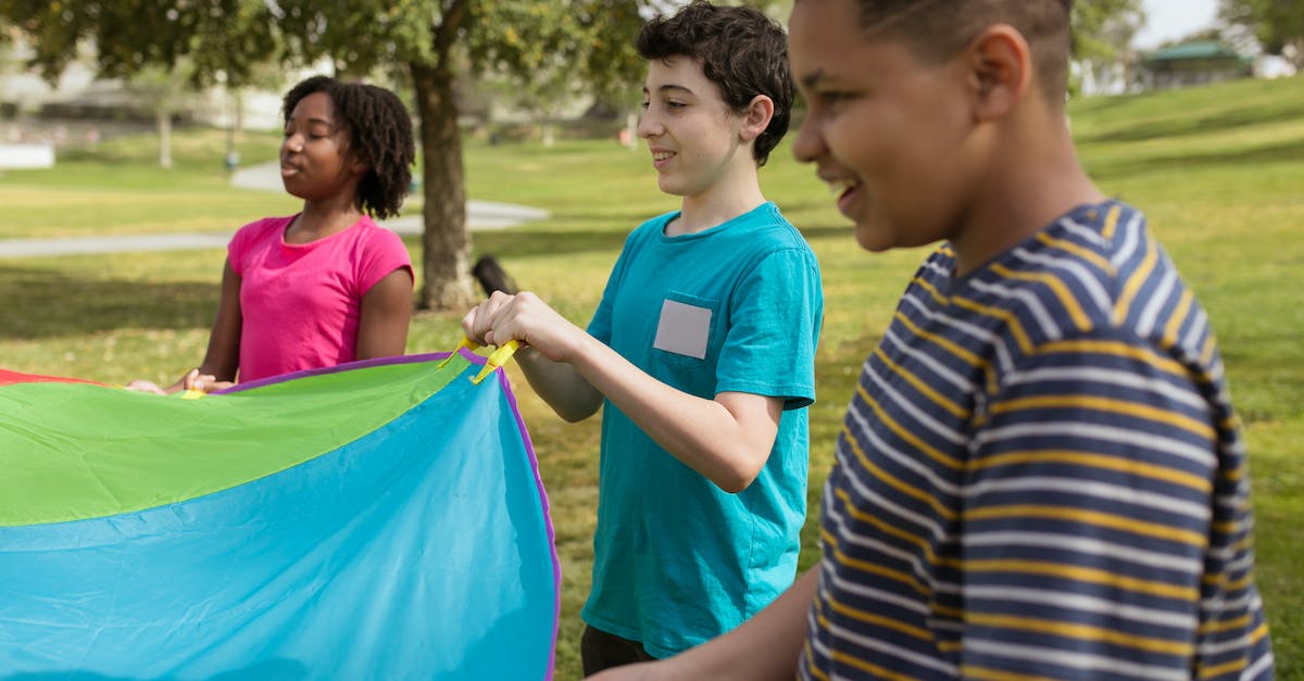 How to join a LAN / IPX game on Diablo 1? - Children Playing a Parachute Game