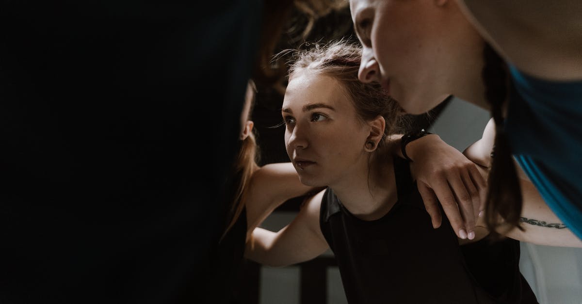 How to know if teammates are in a premade squad or not? - Athletes in a Huddle