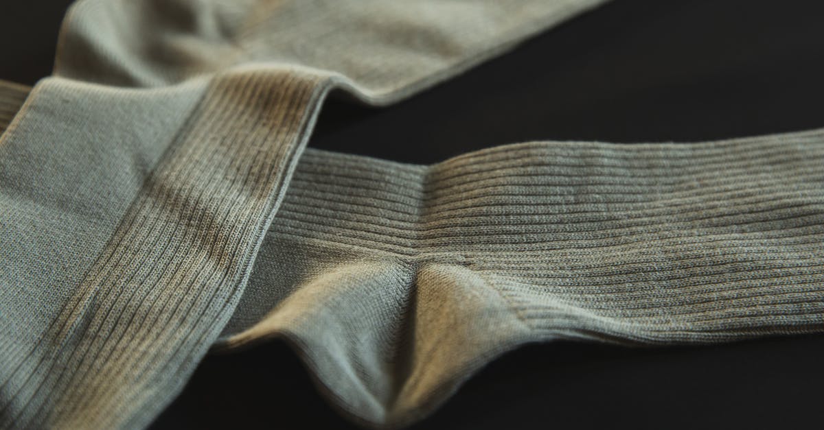 How to look at items in the inventory? - Pair of cotton socks for male clothes