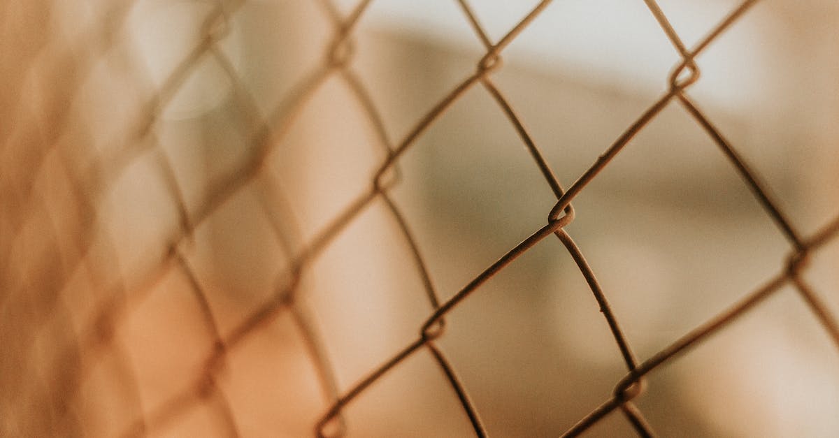 How to make a command block chain? - Closeup of chain link fence How to make a command block chain? - Closeup of chain link fence