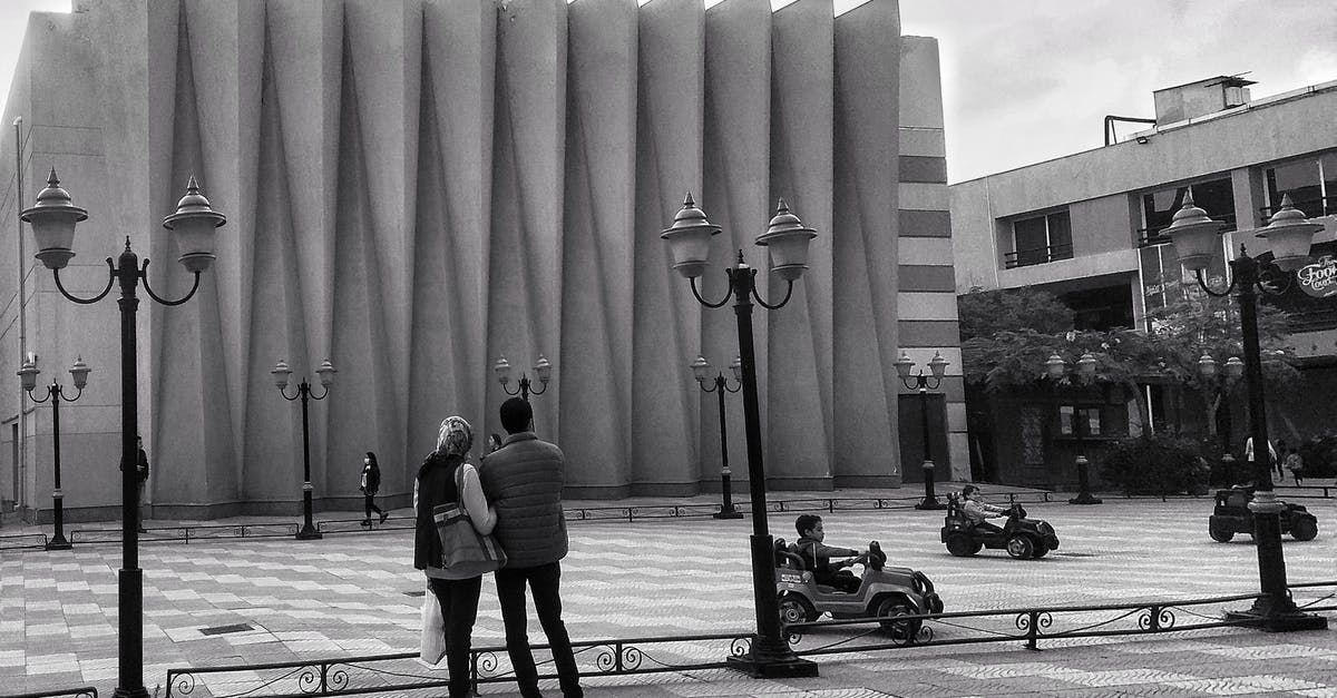 How to make a TnT explode as soon as I place it - Grayscale Photo of Woman Walking on Sidewalk How to make a TnT explode as soon as I place it - Grayscale Photo of Woman Walking on Sidewalk