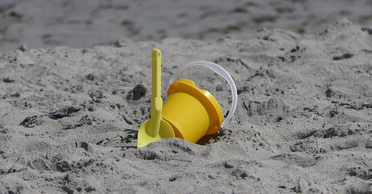 How to play Starcraft 2 on LAN? [duplicate] - Yellow Plastic Bucket on Sand
