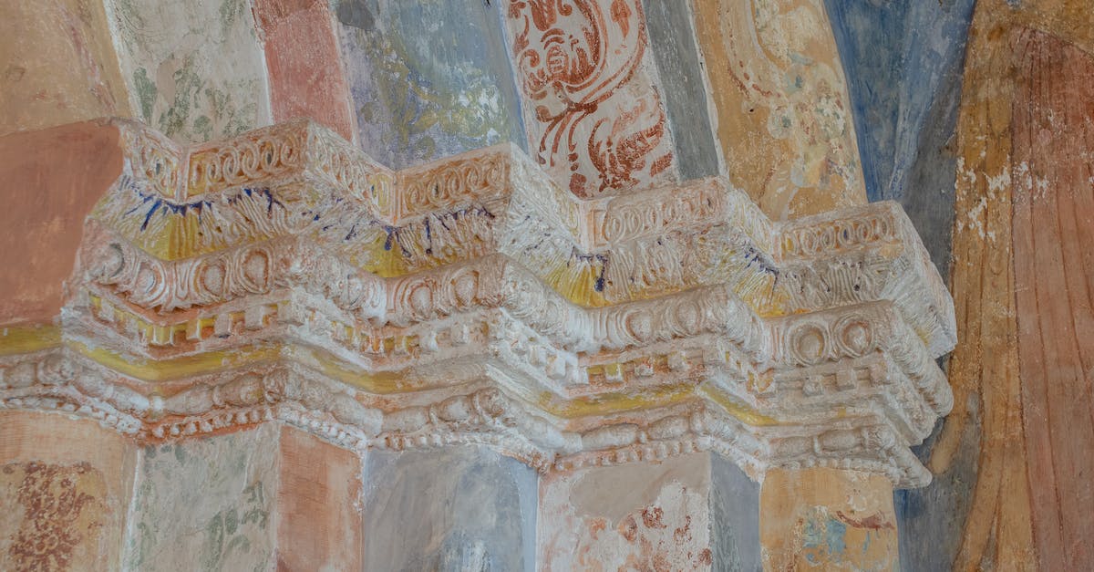 How to poison Simoc with a low Intellect and Resolve build in Pillars of Eternity? - Paintings on the Walls of a  Concrete Building