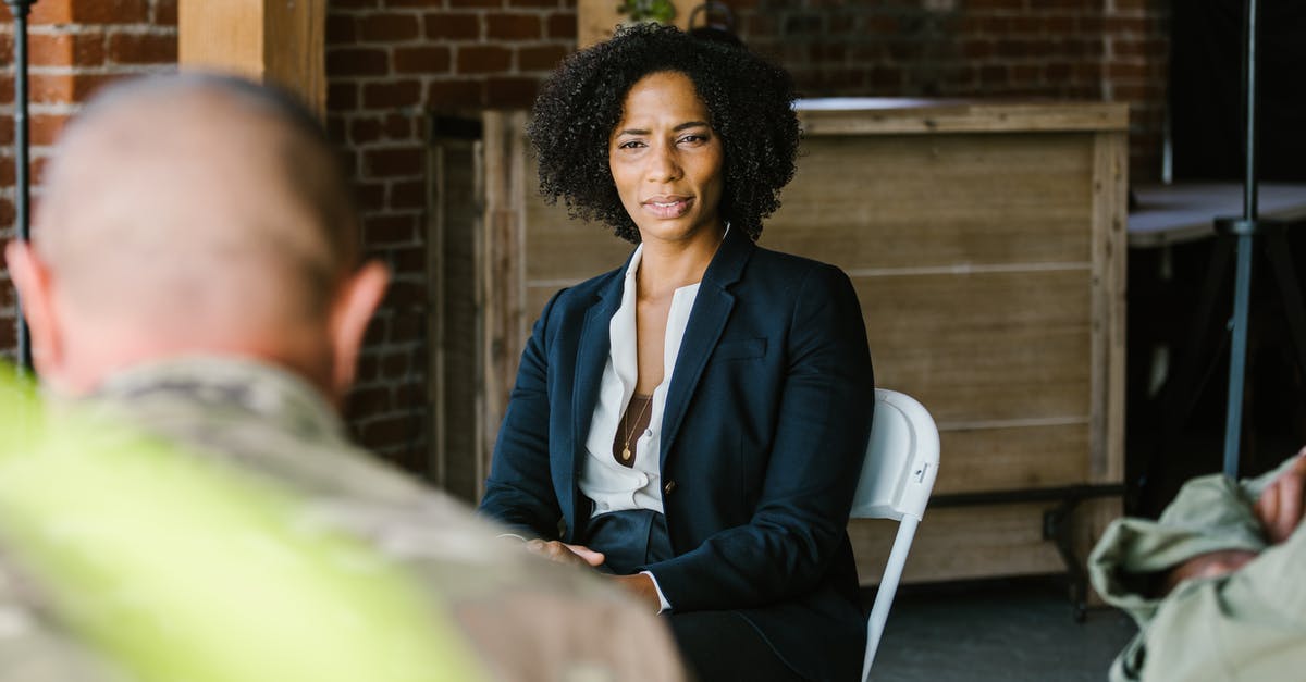 How to "dominate" enemy heroes - Photo of Psychologist Talking to Soldiers