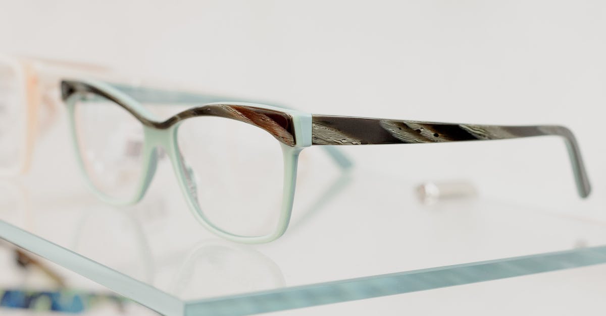 How to register an item to the SELECT button in Pokemon Fire Red? - Modern glasses on transparent shelf in optical shop with various lenses and rims How to register an item to the SELECT button in Pokemon Fire Red? - Modern glasses on transparent shelf in optical shop with various lenses and rims