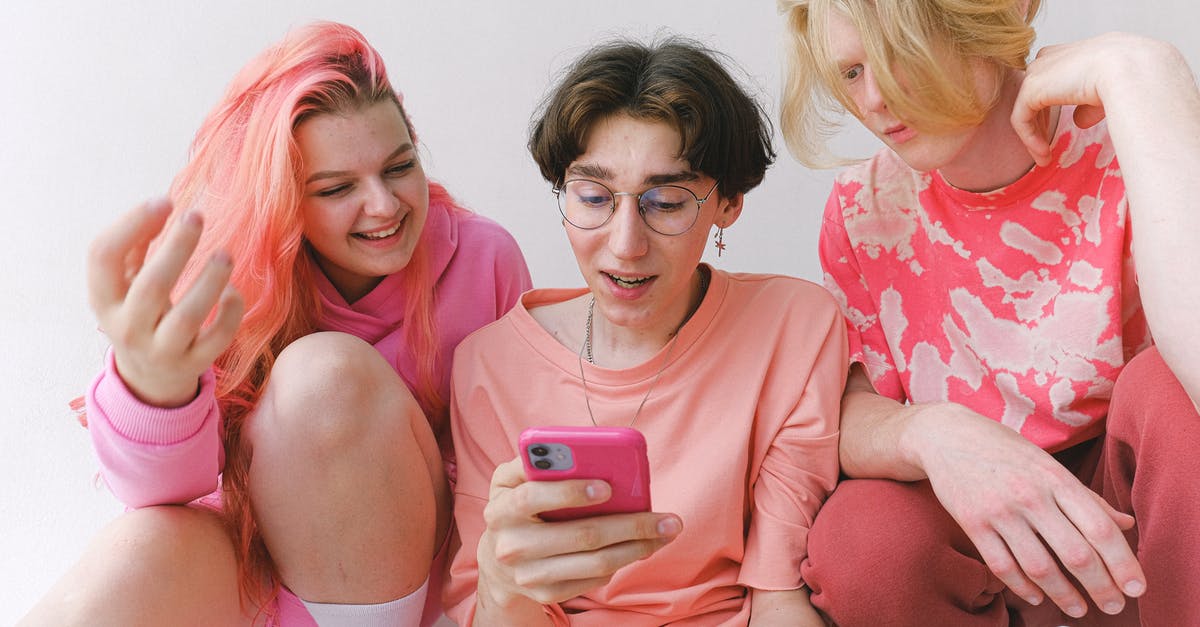 How to scroll sideways on morph menu? - Cheerful teenagers with smartphone looking at screen