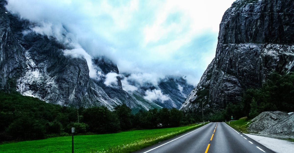 How to track player's height level? - Straight roadway among mountains under clouds How to track player's height level? - Straight roadway among mountains under clouds