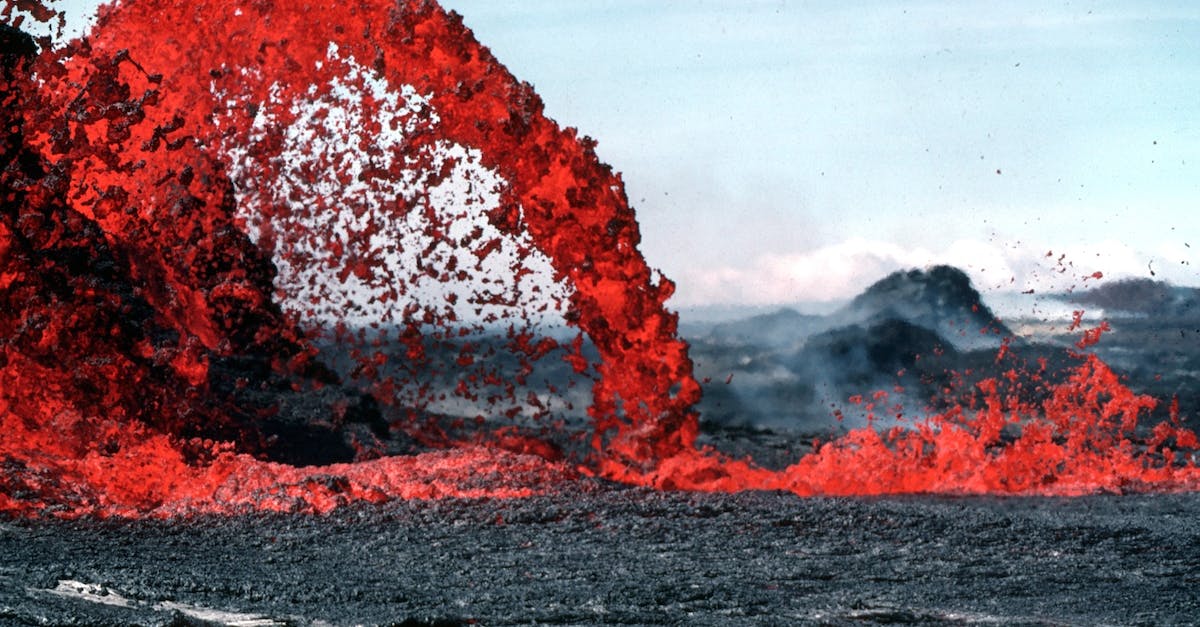 How to Traverse a Lava Ocean? - Erupting Lava during Daytime