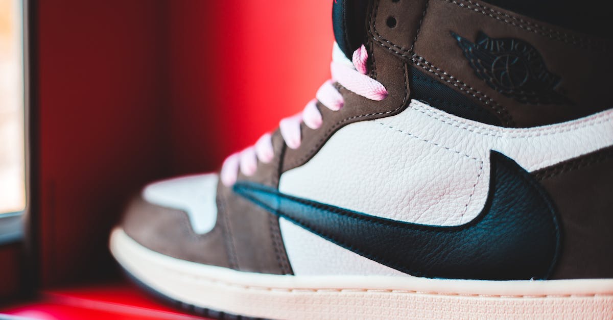 How to unlock Kicks shoe shop in Animal Crossing New Leaf - Modern warm sneakers in red box How to unlock Kicks shoe shop in Animal Crossing New Leaf - Modern warm sneakers in red box