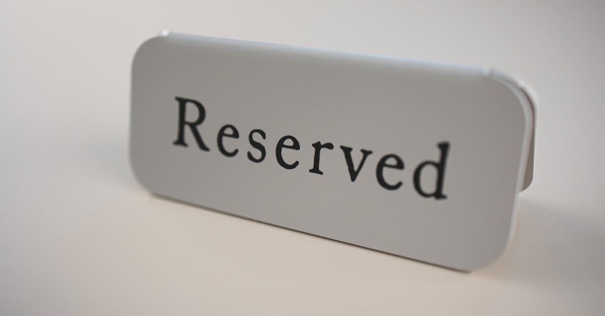 How to use testfor with a mob with a two-word name? - Small signage from restaurants and cafes