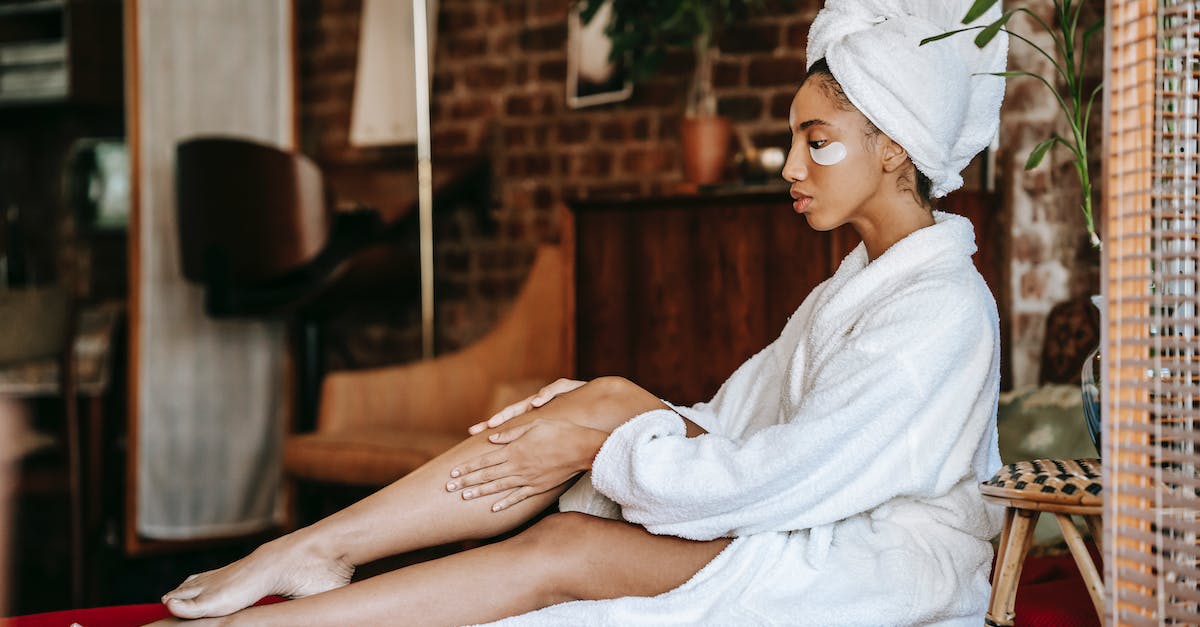 How to verify that the Unofficial Patch was installed for Vampires Bloodlines? - Woman in bathrobe applying cream on leg How to verify that the Unofficial Patch was installed for Vampires Bloodlines? - Woman in bathrobe applying cream on leg