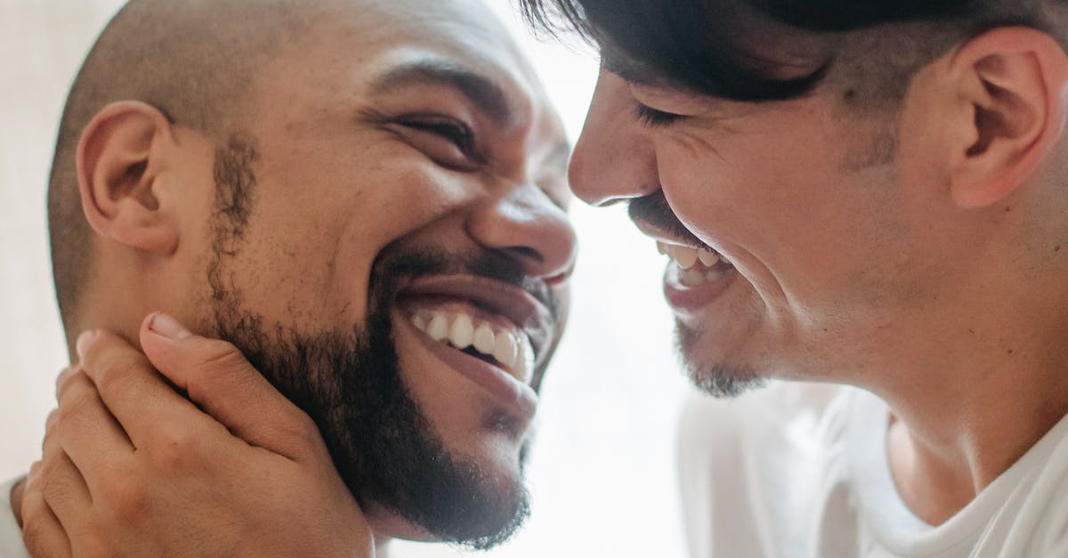 I want to install Steam on two different locations - Two Smiling Men Want Kiss