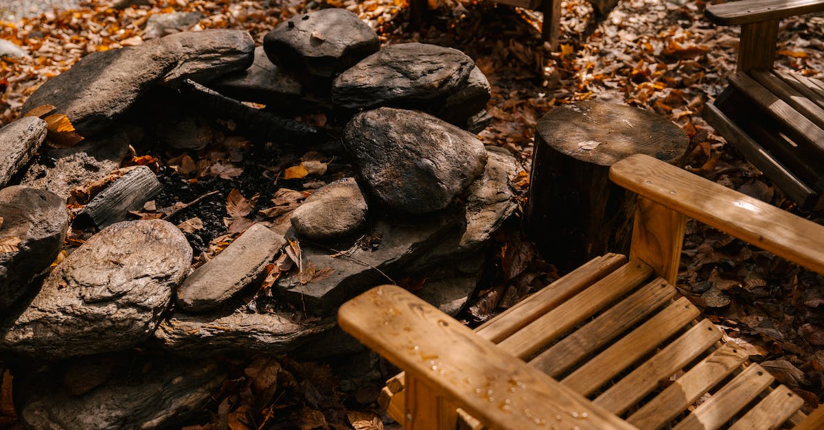 If I fall from a very high place and do crits, will the crits be higher? - Wooden chairs near place for fire