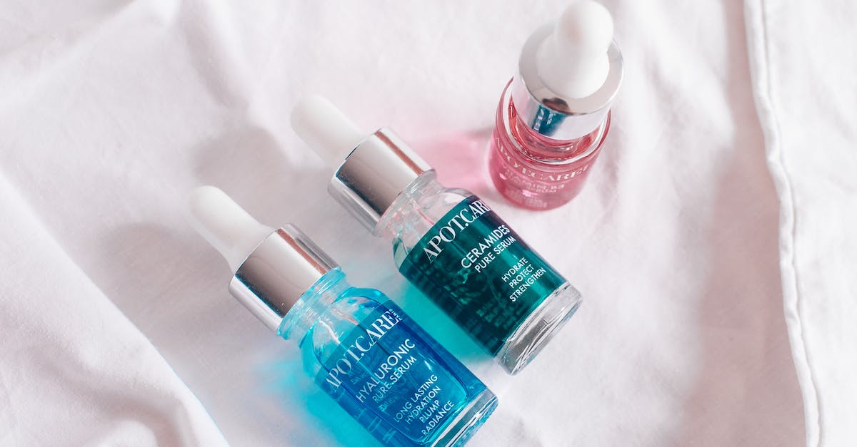 If I set up a world border, does it apply to all dimensions? - Set of face emulsions on white cloth