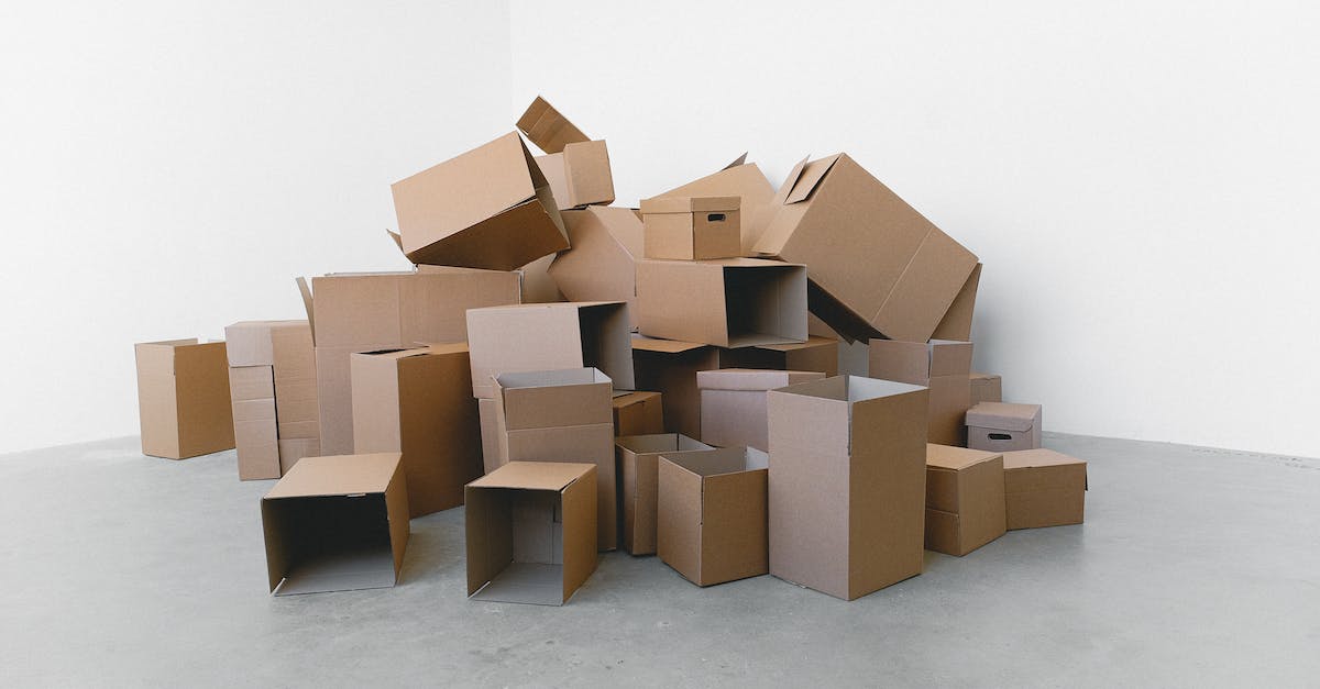 If you move to a new town on a different copy of ACNL, do villagers remember you? - Stack of carton boxes on floor in rented house If you move to a new town on a different copy of ACNL, do villagers remember you? - Stack of carton boxes on floor in rented house