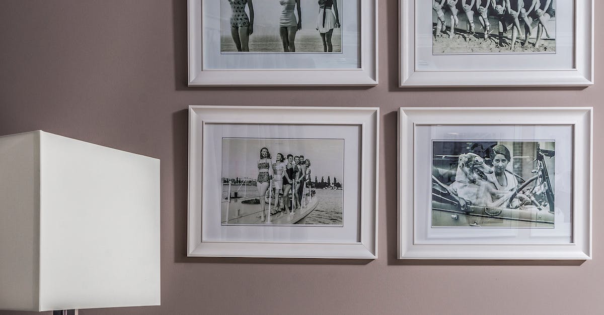 Inability to capture image at this certain location in Far Cry 3 - Collection of framed photos on wall