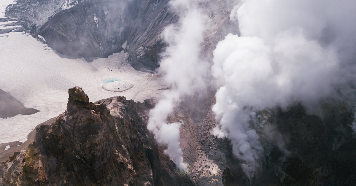 Increase probability of lava lakes spawning in a superflat world - Volcano Crater with Lake