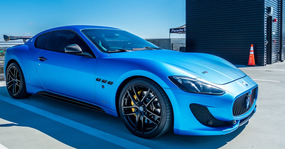 Is 720p the max resolution in 3D mode in Gran Turismo 6 - Blue Porsche 911 Parked on Parking Lot