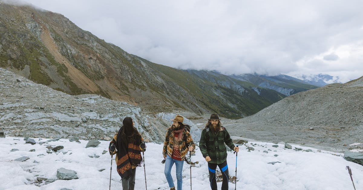 Is it always possible to reach a Wandering Box? - 3 People Hiking on Mountain