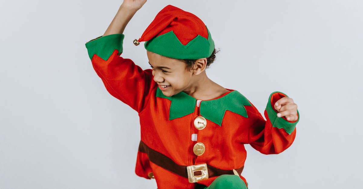 Is it possible to have a low starting-point game in Wargame: Red Dragon? - Positive black boy in bright costume of elf dancing