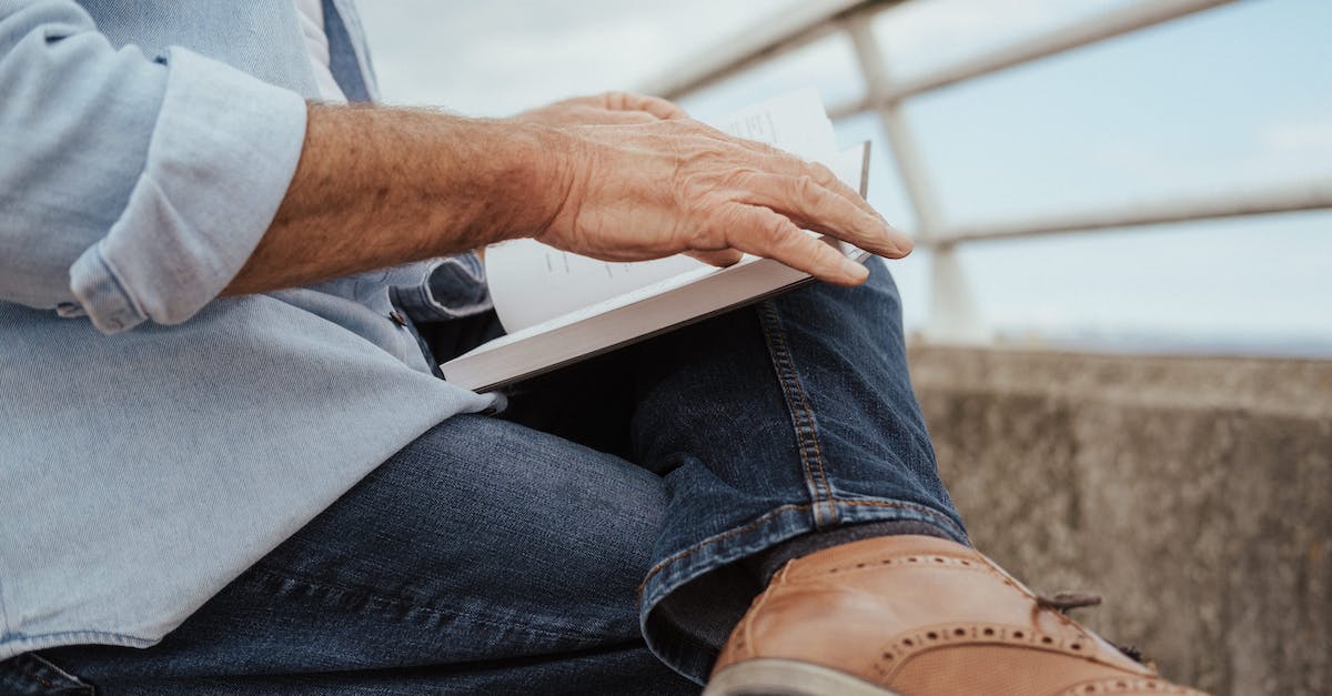 Is it worth spending the coin on turn 1 to summon a Novice Engineer [duplicate] - Old man reading book in park