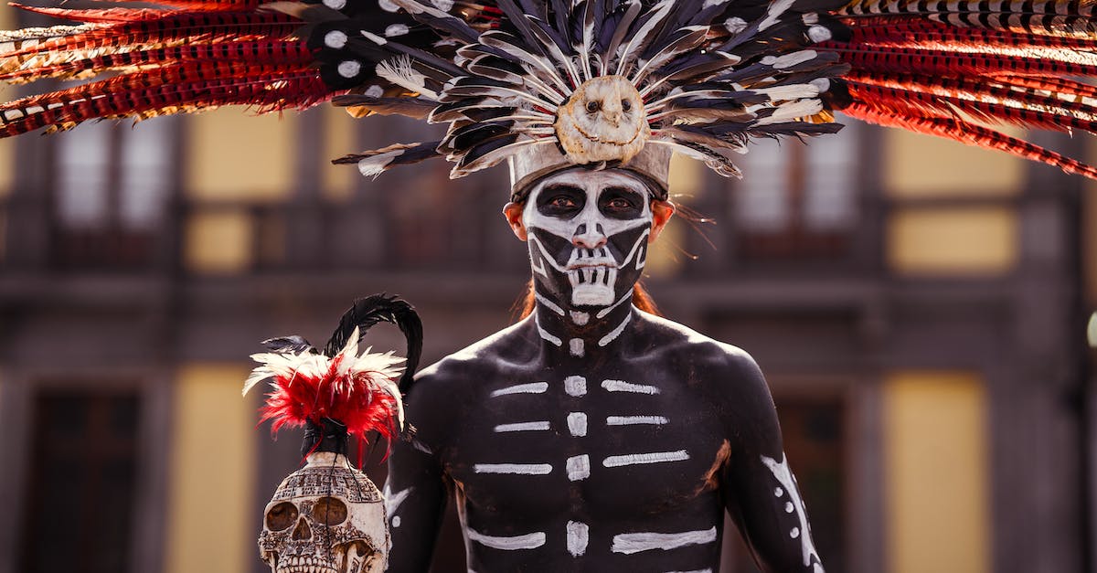 Is the Skull Heart capable of having a male host? - 