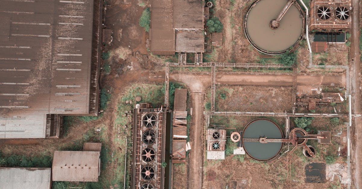Is there a connection between melee damage and resource collection? - Shabby industrial area with rusty infrastructure Is there a connection between melee damage and resource collection? - Shabby industrial area with rusty infrastructure