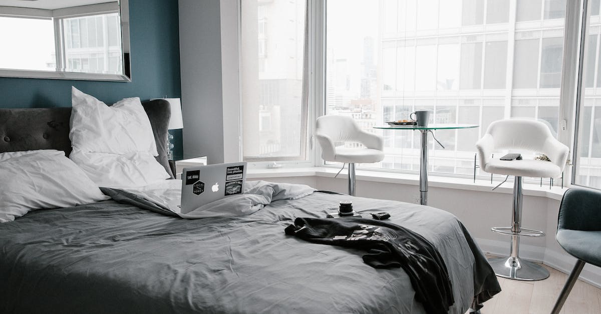Is there a way to download Windows games on Steam but for my Macbook Pro? [duplicate] - Clothes on Bed