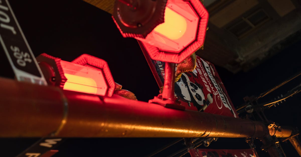 Is there a way to see from all perspectives in CS:GO? - Signpost with decorative lanterns in evening town Is there a way to see from all perspectives in CS:GO? - Signpost with decorative lanterns in evening town