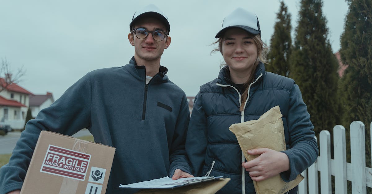 Is there any level requirement to purchase the Hydra? - Two Delivery People standing beside each other