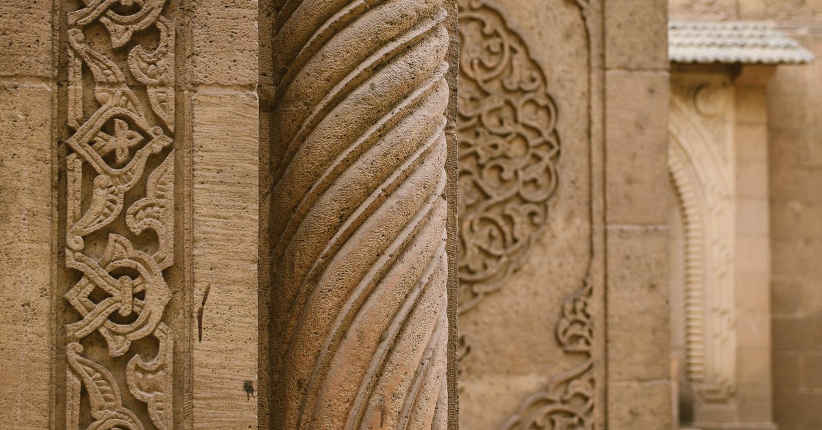 Is there any pattern for artifacts in temple run? - Brown Concrete Wall