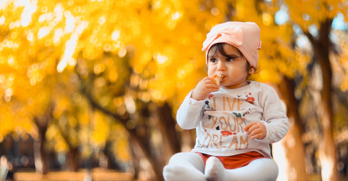 Kids cannot access gold content with Xbox Live Gold Sharing - Baby Sitting on Top of Table