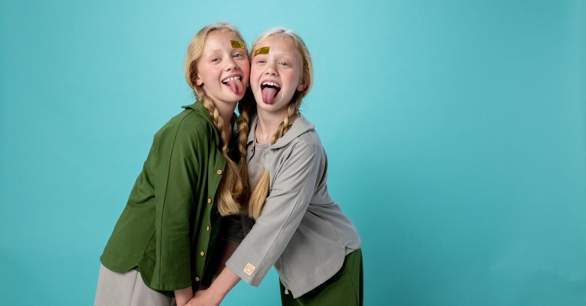 Kids cannot access gold content with Xbox Live Gold Sharing - Man in White Dress Shirt Hugging Woman in Green Dress