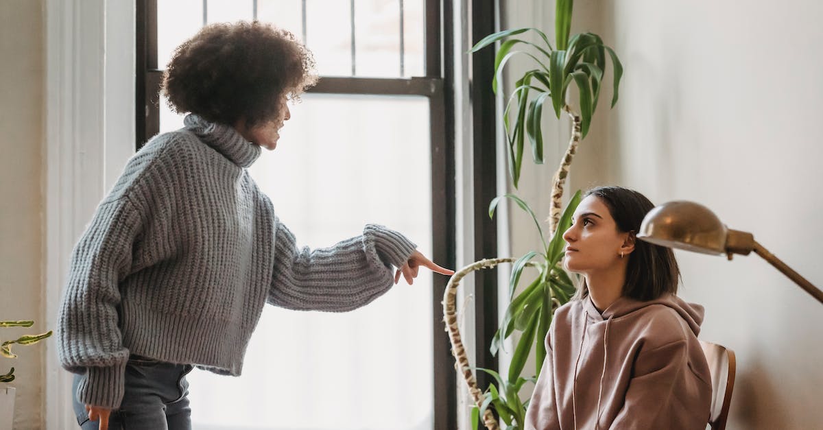 launcher problem 1.3.7 windows 7 64-bit at starting [closed] - Close friends quarreling in light room near window