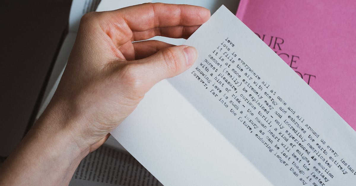 Level 2: "Four clever characters" - Crop person reading text on letter