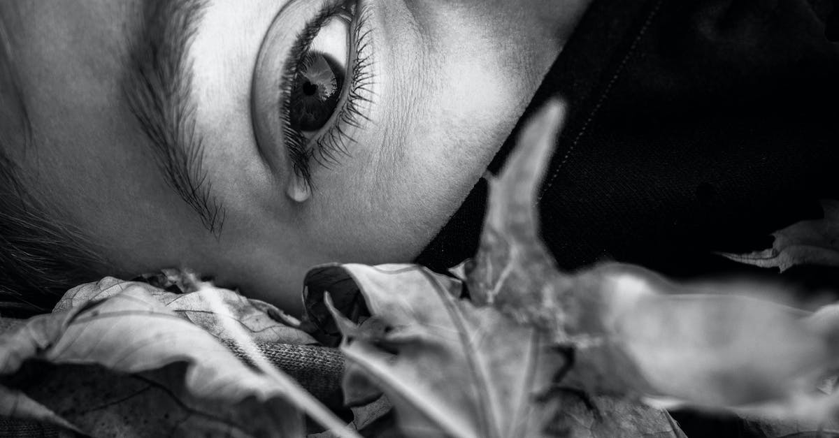 Locations of tears in Bioshock Infinite? - Grayscale Photo of Woman Crying