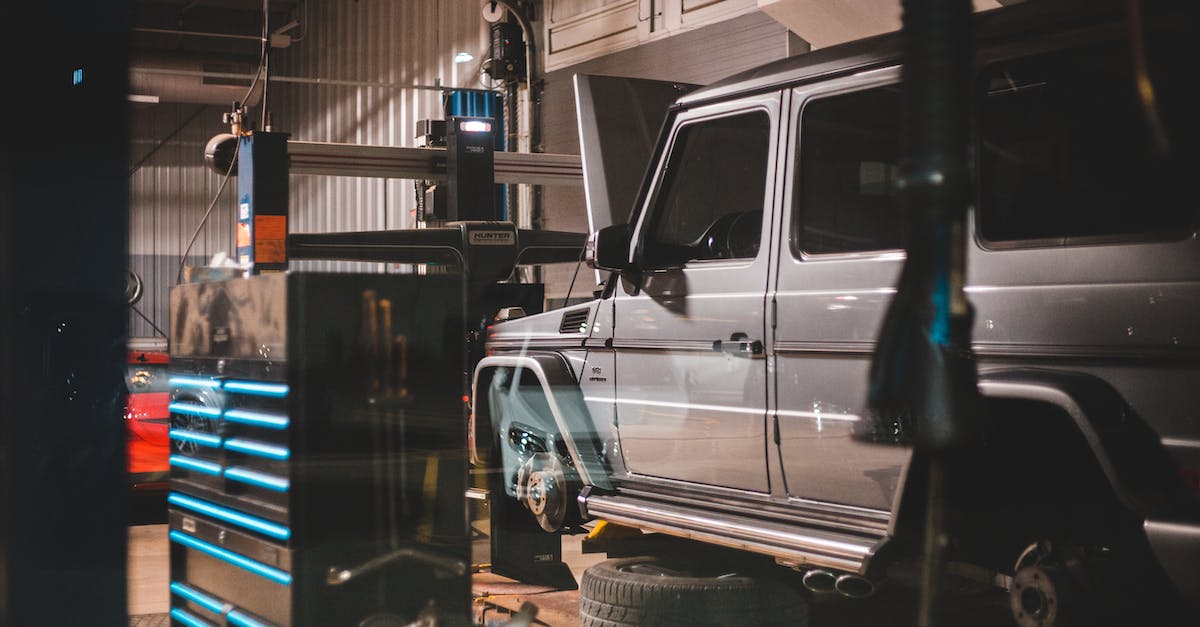 Make Logistic Pipes auto craft Iron Blocks - Modern massive car in workshop with equipment Make Logistic Pipes auto craft Iron Blocks - Modern massive car in workshop with equipment