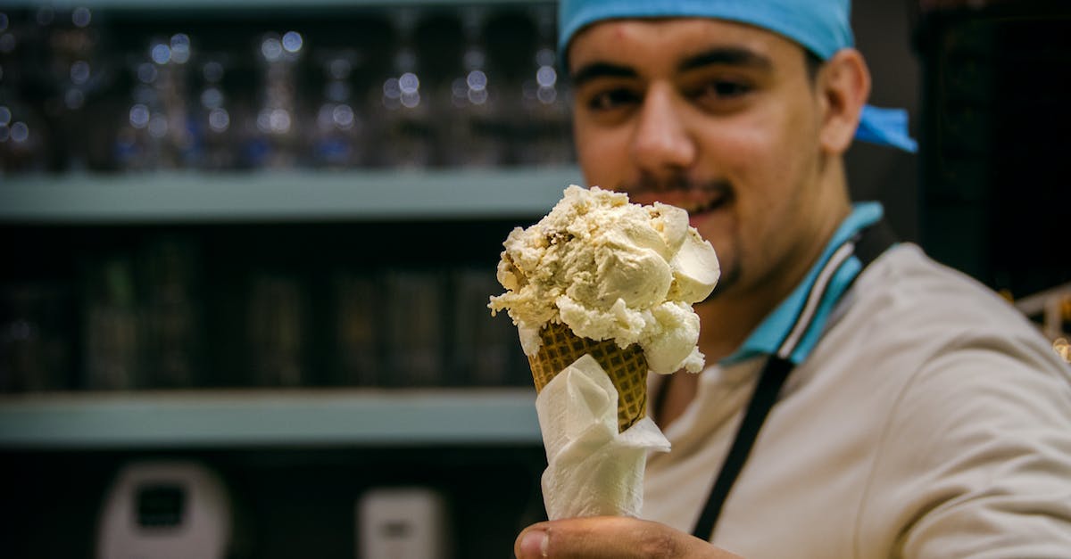 Making hunger bar invisible in vanilla minecraft - Man Wearing Ice Cream