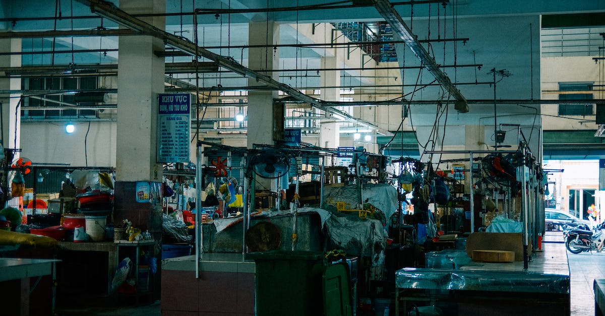 Marking Stores that can be robbed Offline - People in a Store Marking Stores that can be robbed Offline - People in a Store