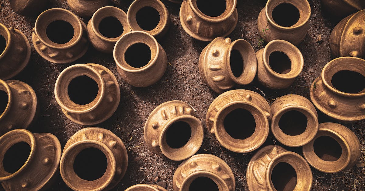 Materials available from crafting menu when shops restocked? - Handicraft different clay pots on ground in market