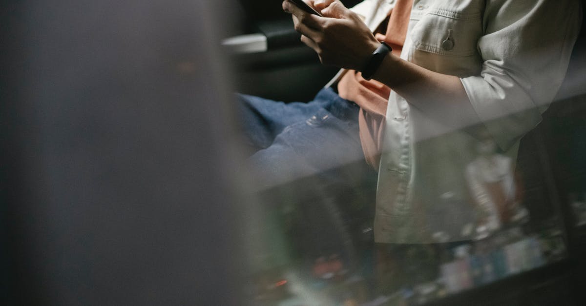 Mcedit not seeing Minecraft App on Windows 10 - Crop man messaging on smartphone while sitting in car Mcedit not seeing Minecraft App on Windows 10 - Crop man messaging on smartphone while sitting in car
