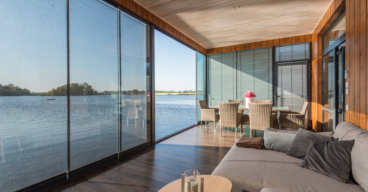 Metro: 2033 Crashes Immediately After Opening - Free stock photo of apartment, architecture, chair Metro: 2033 Crashes Immediately After Opening - Free stock photo of apartment, architecture, chair