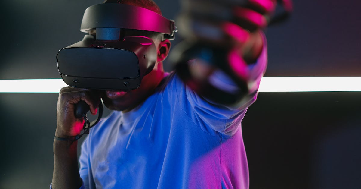 Minecraft isn't launching? [duplicate] - Man in Blue Crew Neck Shirt Wearing Black Sunglasses