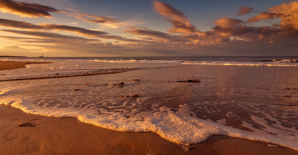 Minecraft keeps crashing with Shaders [duplicate] - Sea Waves Crashing on Shore during Sunset