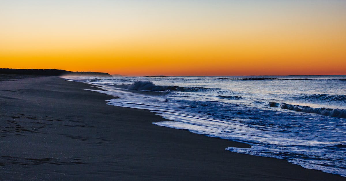Minecraft keeps crashing with Shaders [duplicate] - Ocean Waves Crashing on Shore during Sunset