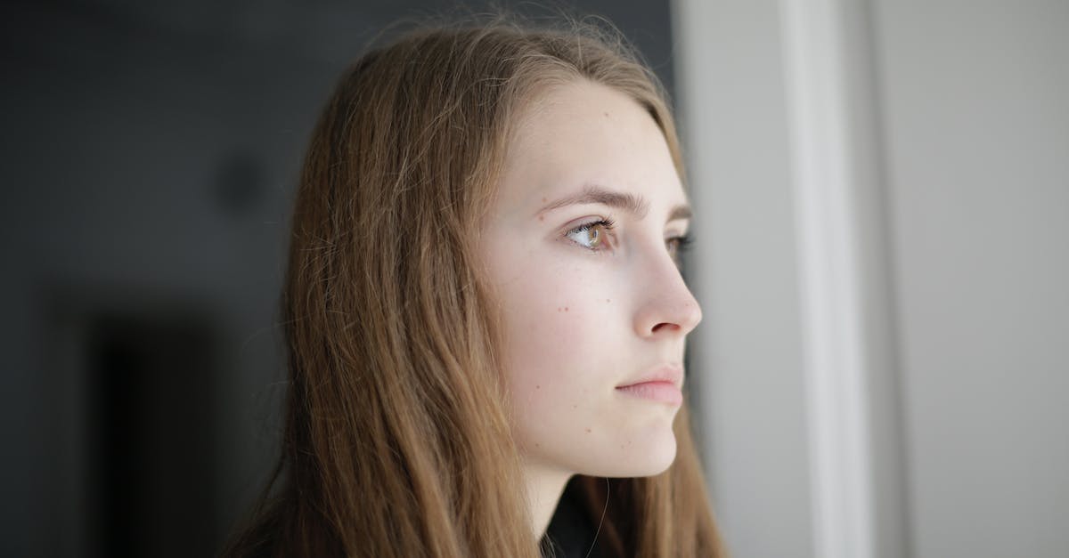 Minecraft pocket edition restoring skin problem - Pensive young woman in living room Minecraft pocket edition restoring skin problem - Pensive young woman in living room