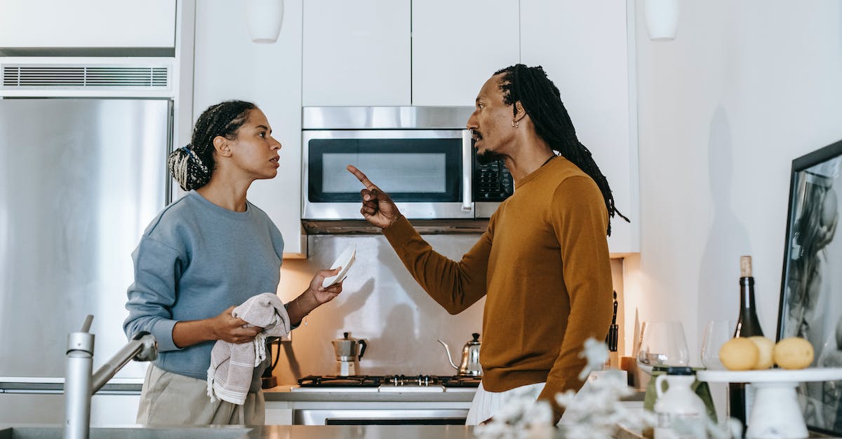 Minecraft: Why does my opened to LAN world not show up in my other laptop? [duplicate] - Annoyed black man threatening girlfriend during conflict in kitchen