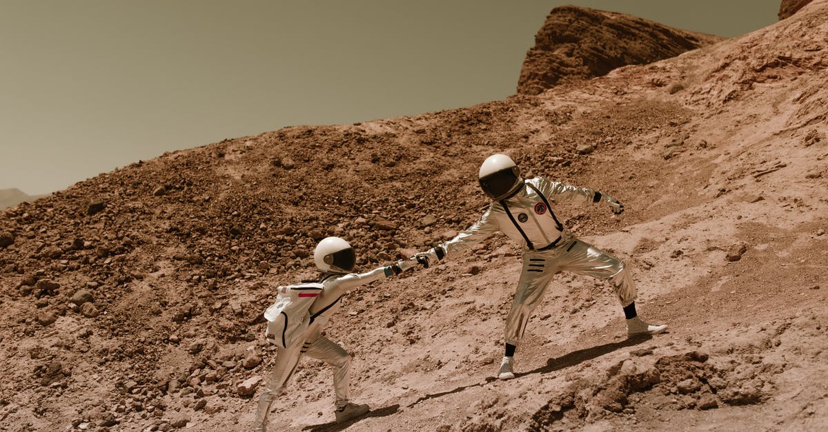 Missing buttons, options and astronauts in Kerbal Space Program - Astronauts Helping Each Other to Climb a Mountain