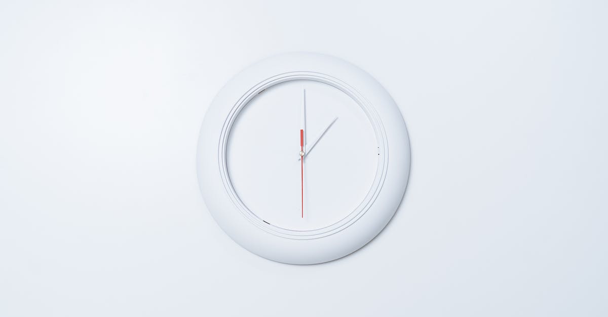 My summon command says (about 50% of the time) unable to summon object minecraft 1.12.2 - White Clock on White Wall